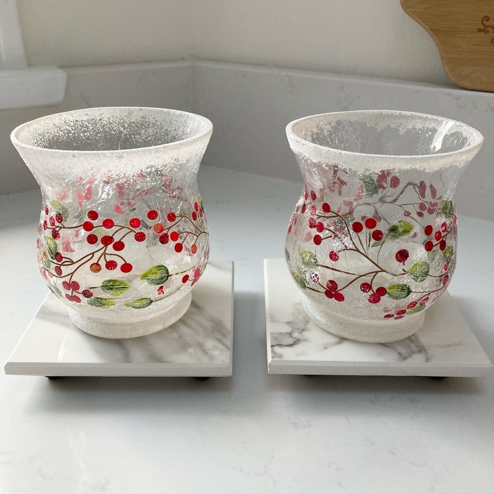 Set of 2 Yankee Candle Crackle Glass Winter Berries Votive Candle Holders